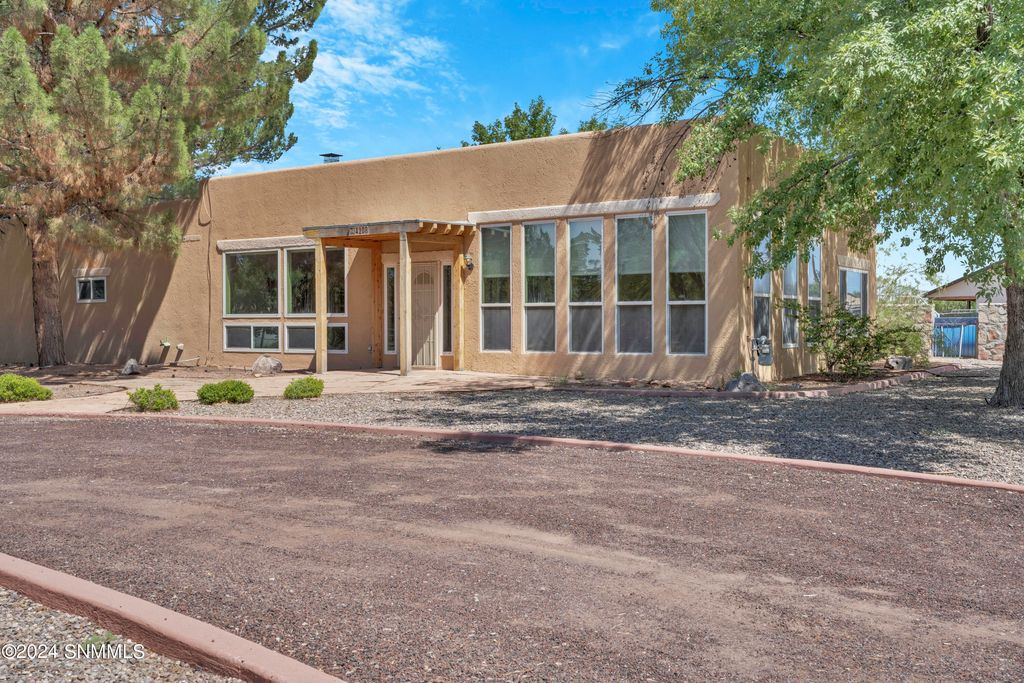 4208 Escondido Lane, Las Cruces, NM 88005