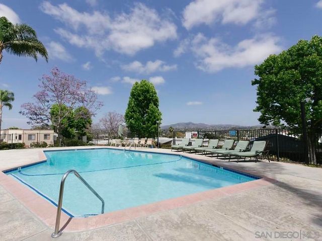 220 Camino Corto SPC 100, Vista, CA 92083