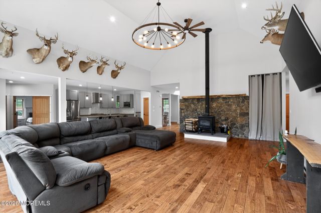 53 Jones Road, Barnegat, NJ 08005