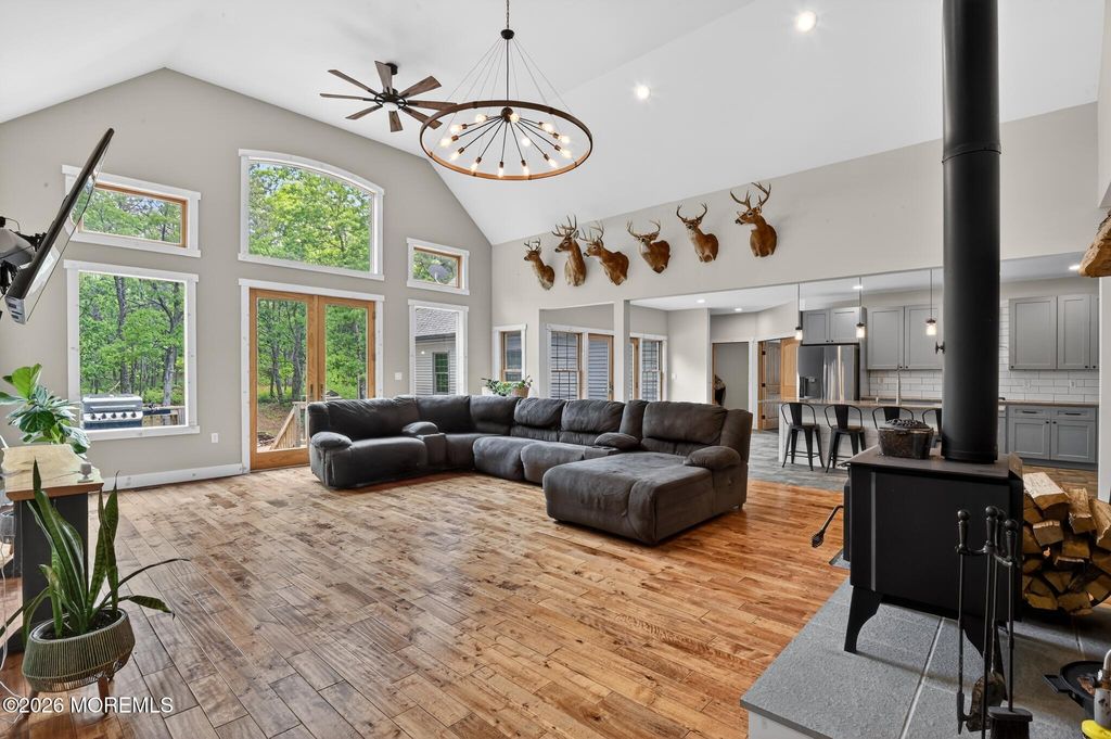 53 Jones Road, Barnegat, NJ 08005