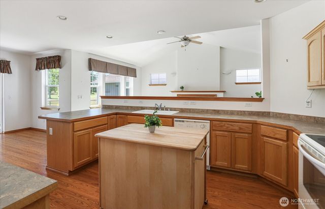 1341 SW Xavier Drive, Oak Harbor, WA 98277
