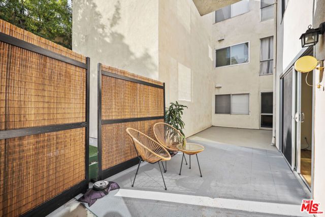 1045 N Kings Road 108, West Hollywood, CA 90069