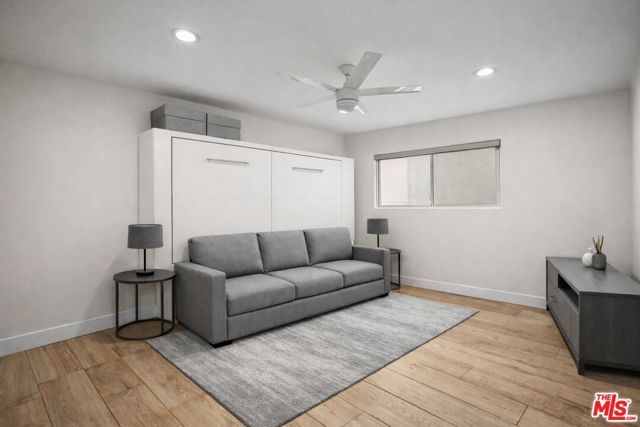 1045 N Kings Road 108, West Hollywood, CA 90069