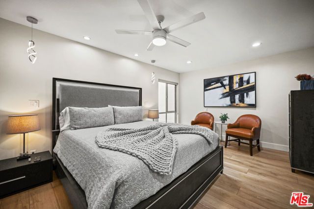 1045 N Kings Road 108, West Hollywood, CA 90069