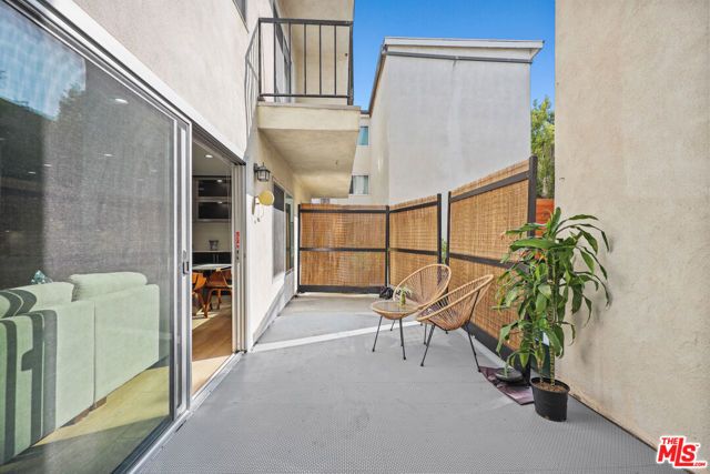 1045 N Kings Road 108, West Hollywood, CA 90069