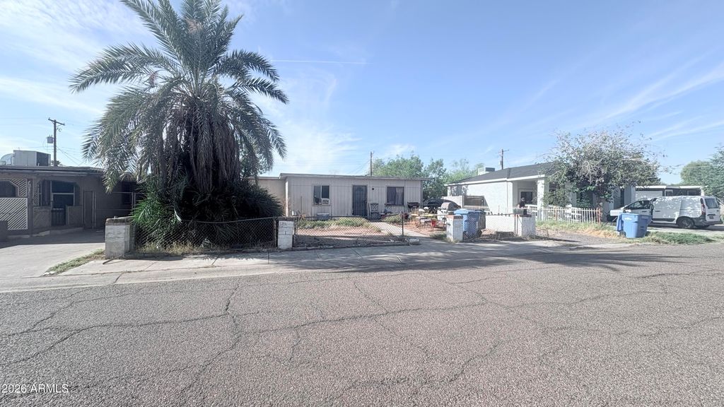 633 W ATLANTA Avenue, Phoenix, AZ 85041 — exterior