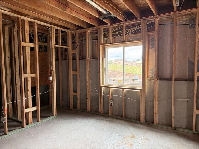 2116 Deerfield Terrace, Liberty, MO 64068