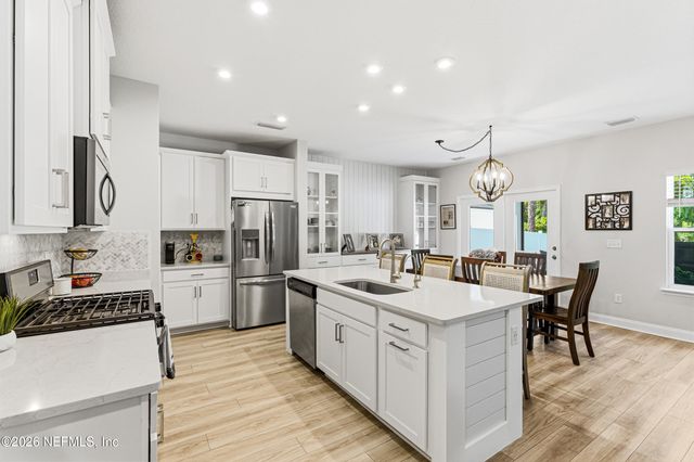 124 MEADOW CREEK Drive, St. Johns, FL 32259