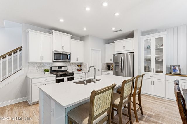 124 MEADOW CREEK Drive, St. Johns, FL 32259