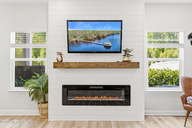 124 MEADOW CREEK Drive, St. Johns, FL 32259