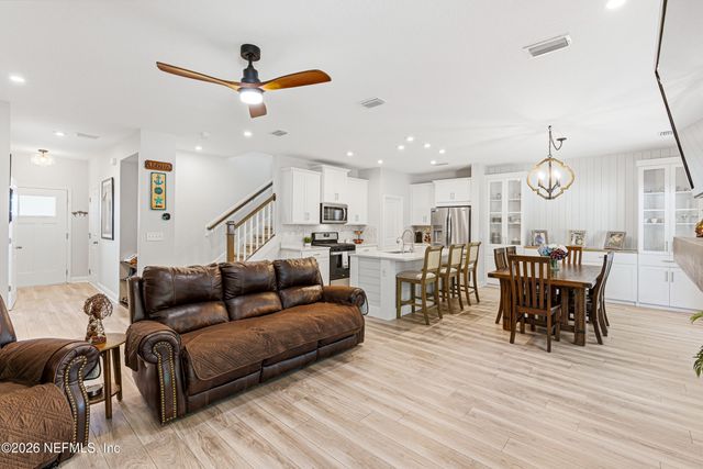 124 MEADOW CREEK Drive, St. Johns, FL 32259