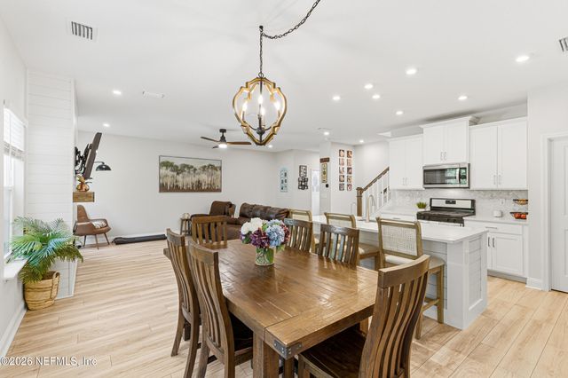 124 MEADOW CREEK Drive, St. Johns, FL 32259