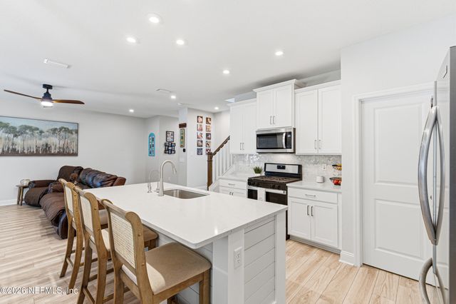 124 MEADOW CREEK Drive, St. Johns, FL 32259