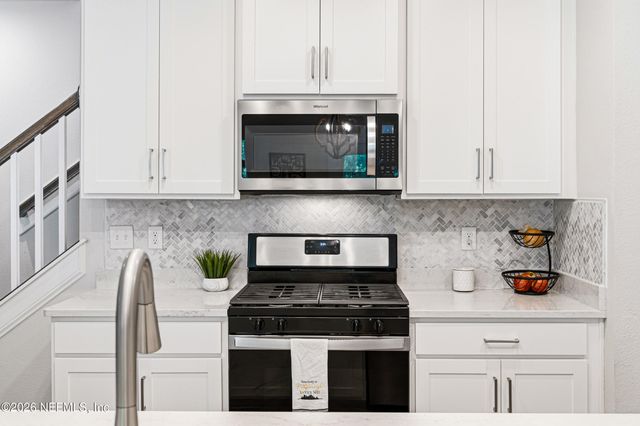 124 MEADOW CREEK Drive, St. Johns, FL 32259