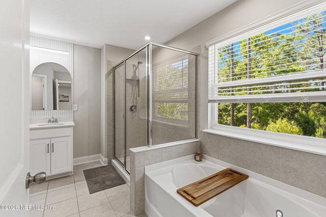 124 MEADOW CREEK Drive, St. Johns, FL 32259