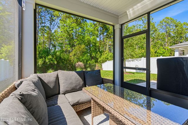 124 MEADOW CREEK Drive, St. Johns, FL 32259