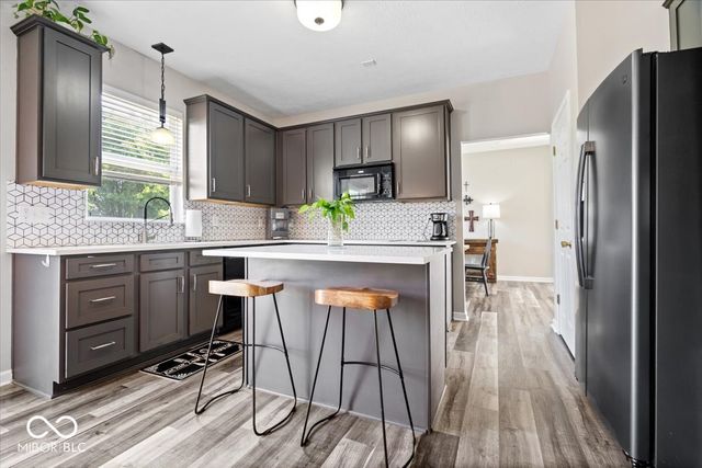5830 W Glenview Drive, Mccordsville, IN 46055