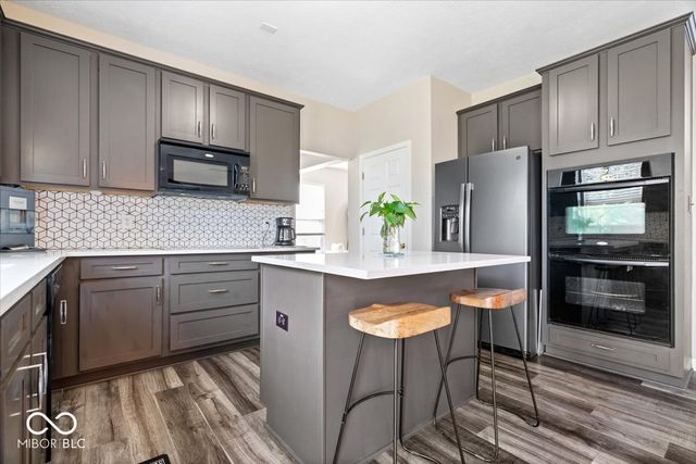 5830 W Glenview Drive, Mccordsville, IN 46055