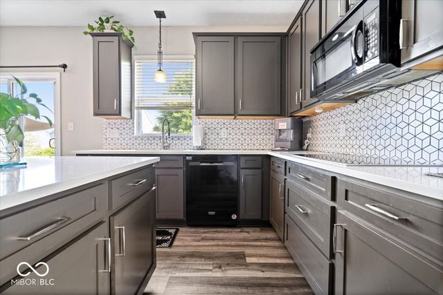 5830 W Glenview Drive, Mccordsville, IN 46055