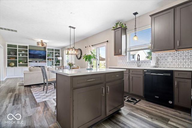 5830 W Glenview Drive, Mccordsville, IN 46055