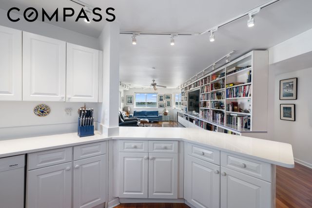 190 Schofield Street # 3A, New York City, NY 10464
