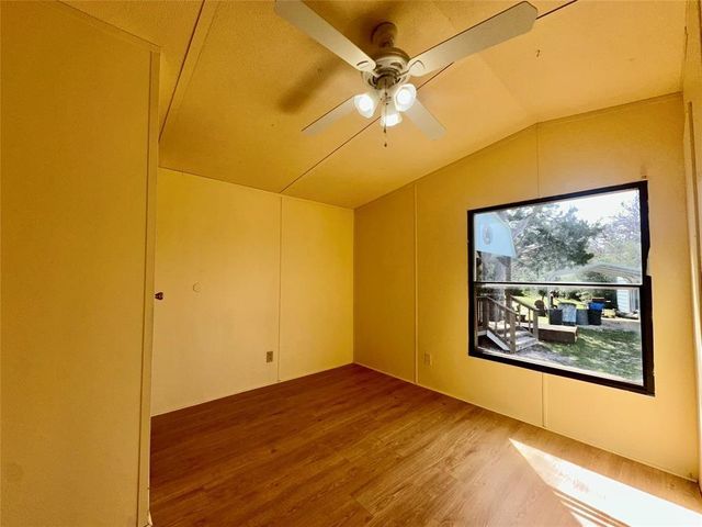 1218 Private Road 3063, Lexington, TX 78947