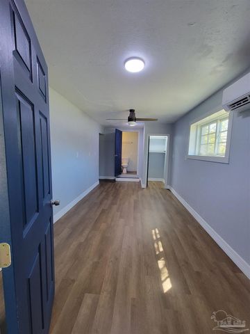 3217 Wallace Lake Rd, Pace, FL 32571