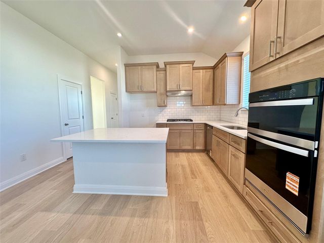 399 Porter Country PKWY, Buda, TX 78610