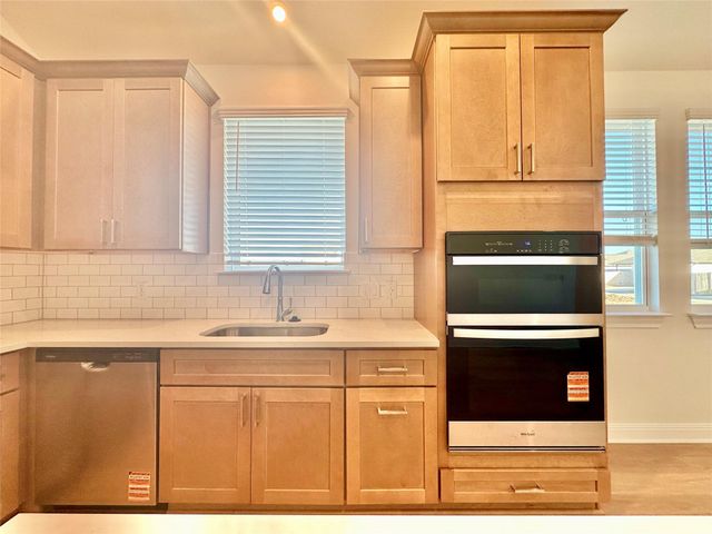 399 Porter Country PKWY, Buda, TX 78610