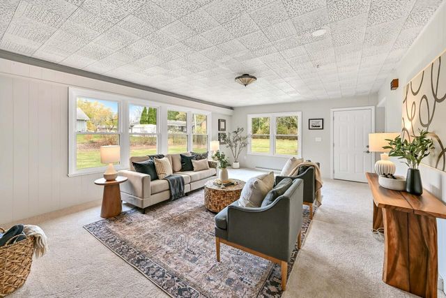 9032 N Regent ROAD, Bayside, WI 53217