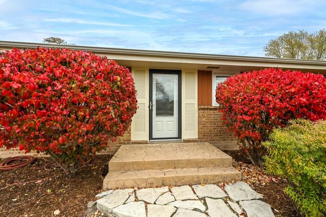 9032 N Regent ROAD, Bayside, WI 53217