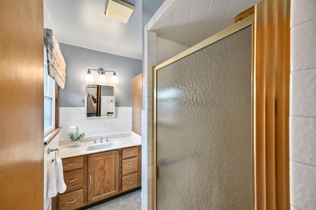 9032 N Regent ROAD, Bayside, WI 53217