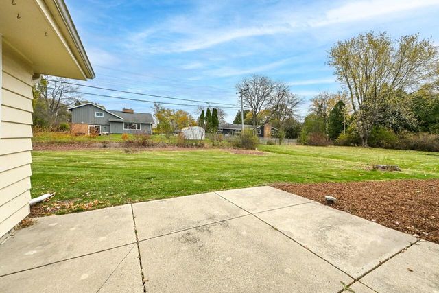 9032 N Regent ROAD, Bayside, WI 53217