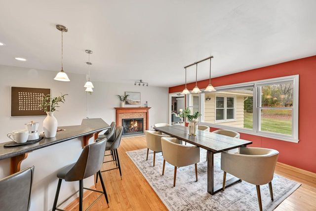 9032 N Regent ROAD, Bayside, WI 53217