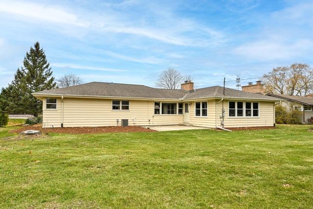 9032 N Regent ROAD, Bayside, WI 53217