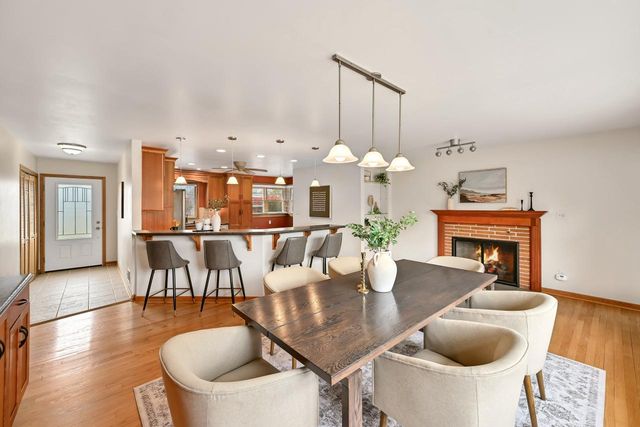 9032 N Regent ROAD, Bayside, WI 53217