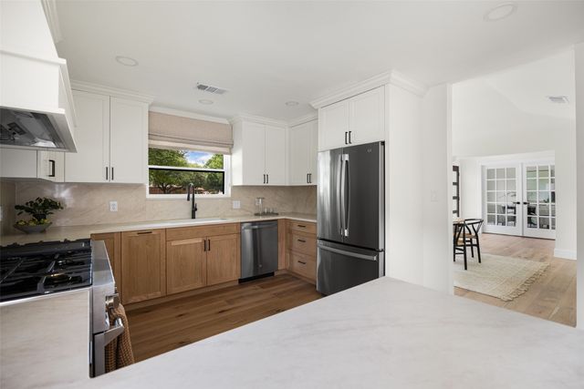 6415 Barkwood Lane, Dallas, TX 75248