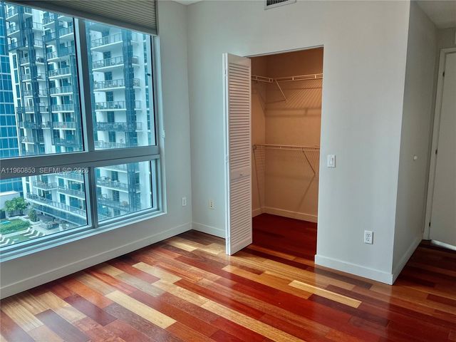 300 S Biscayne Blvd 1601, Miami, FL 33131