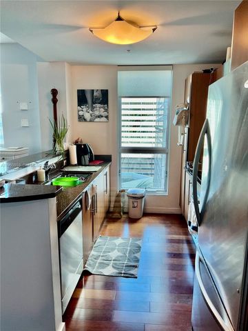 300 S Biscayne Blvd 1601, Miami, FL 33131