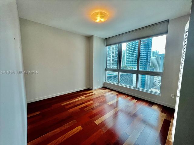 300 S Biscayne Blvd 1601, Miami, FL 33131