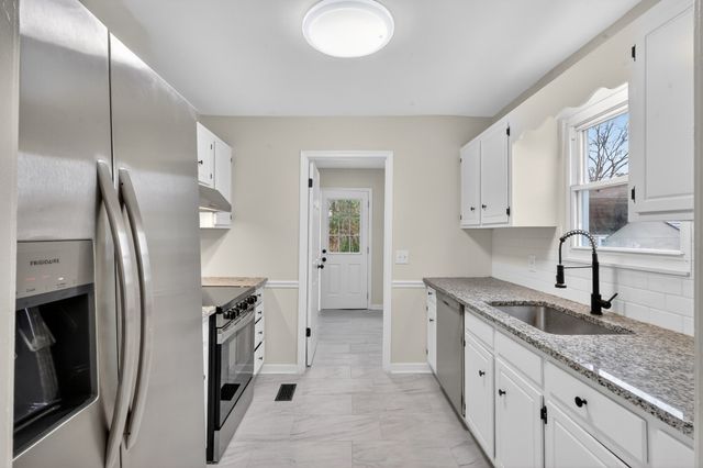 1233 Jacksons Hill Rd, Hermitage, TN 37076