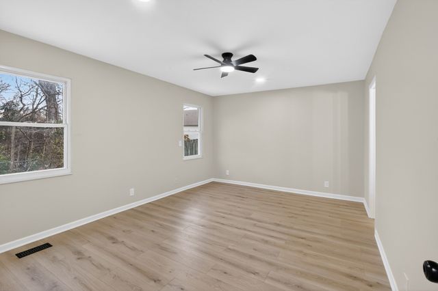 1233 Jacksons Hill Rd, Hermitage, TN 37076