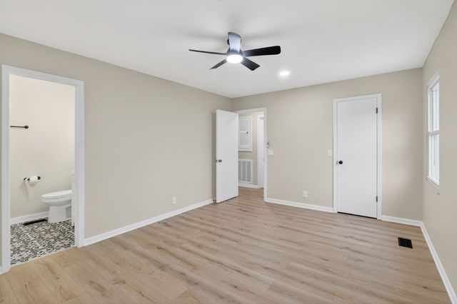 1233 Jacksons Hill Rd, Hermitage, TN 37076