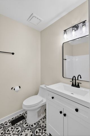 1233 Jacksons Hill Rd, Hermitage, TN 37076