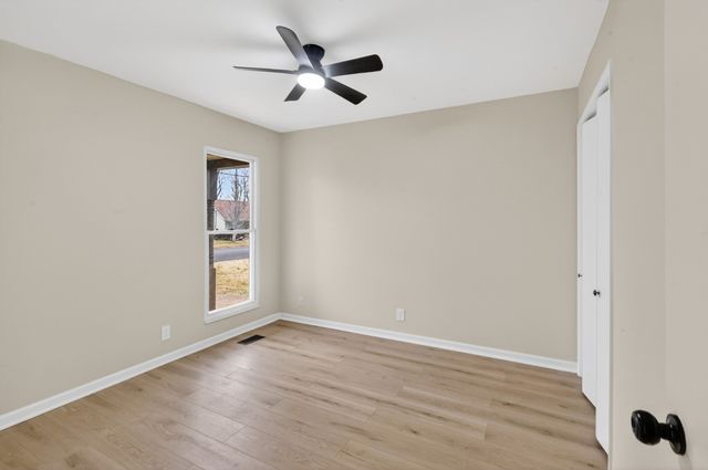 1233 Jacksons Hill Rd, Hermitage, TN 37076