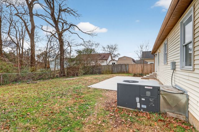 1233 Jacksons Hill Rd, Hermitage, TN 37076