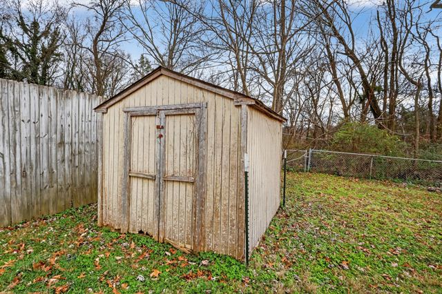 1233 Jacksons Hill Rd, Hermitage, TN 37076