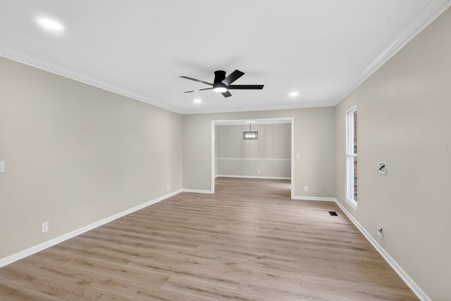 1233 Jacksons Hill Rd, Hermitage, TN 37076