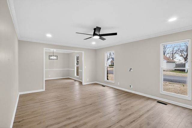 1233 Jacksons Hill Rd, Hermitage, TN 37076