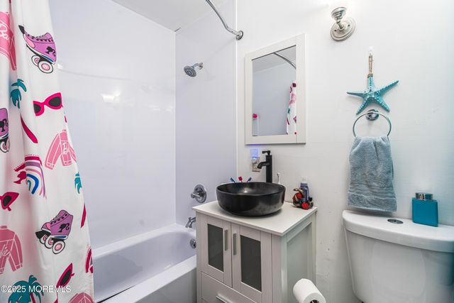 76 Woodland Drive, Keyport, NJ 07735